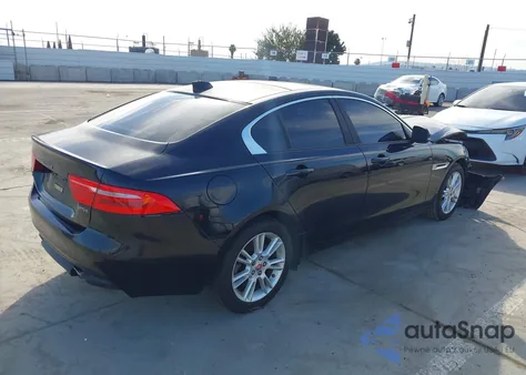 2017 Jaguar Xe 25T Premium z USA, uszkodzony, nr VIN SAJAD4BG9HA956014